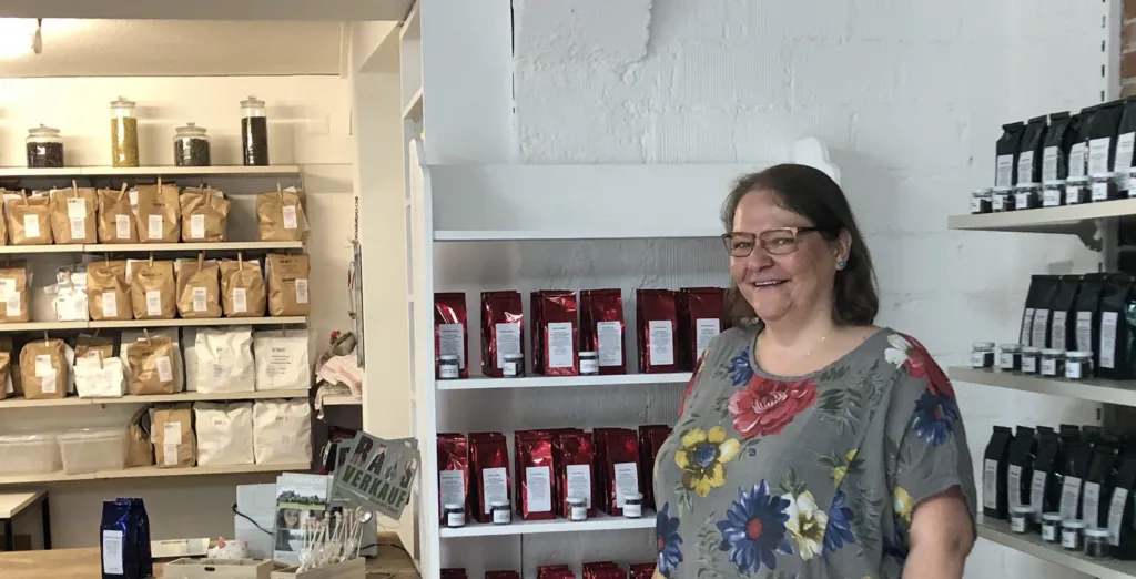 Brigitte Wagner eröffnet ein Teehaus